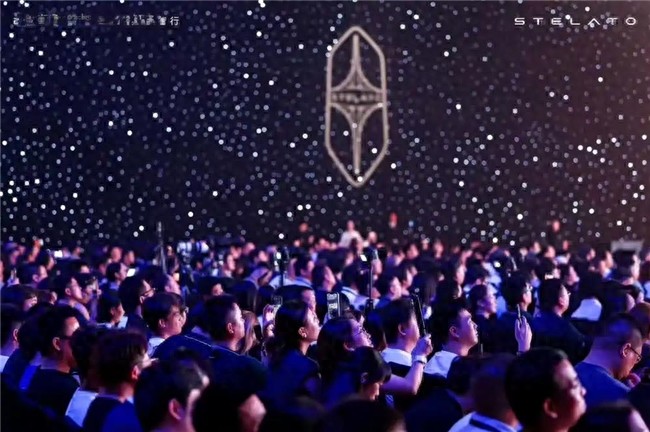 从车标到体验，享界 S9 与车主有着怎样的共创故事？