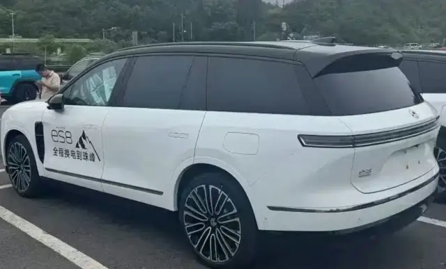 全新蔚来ES8实车曝光！8月20日将开启预售？