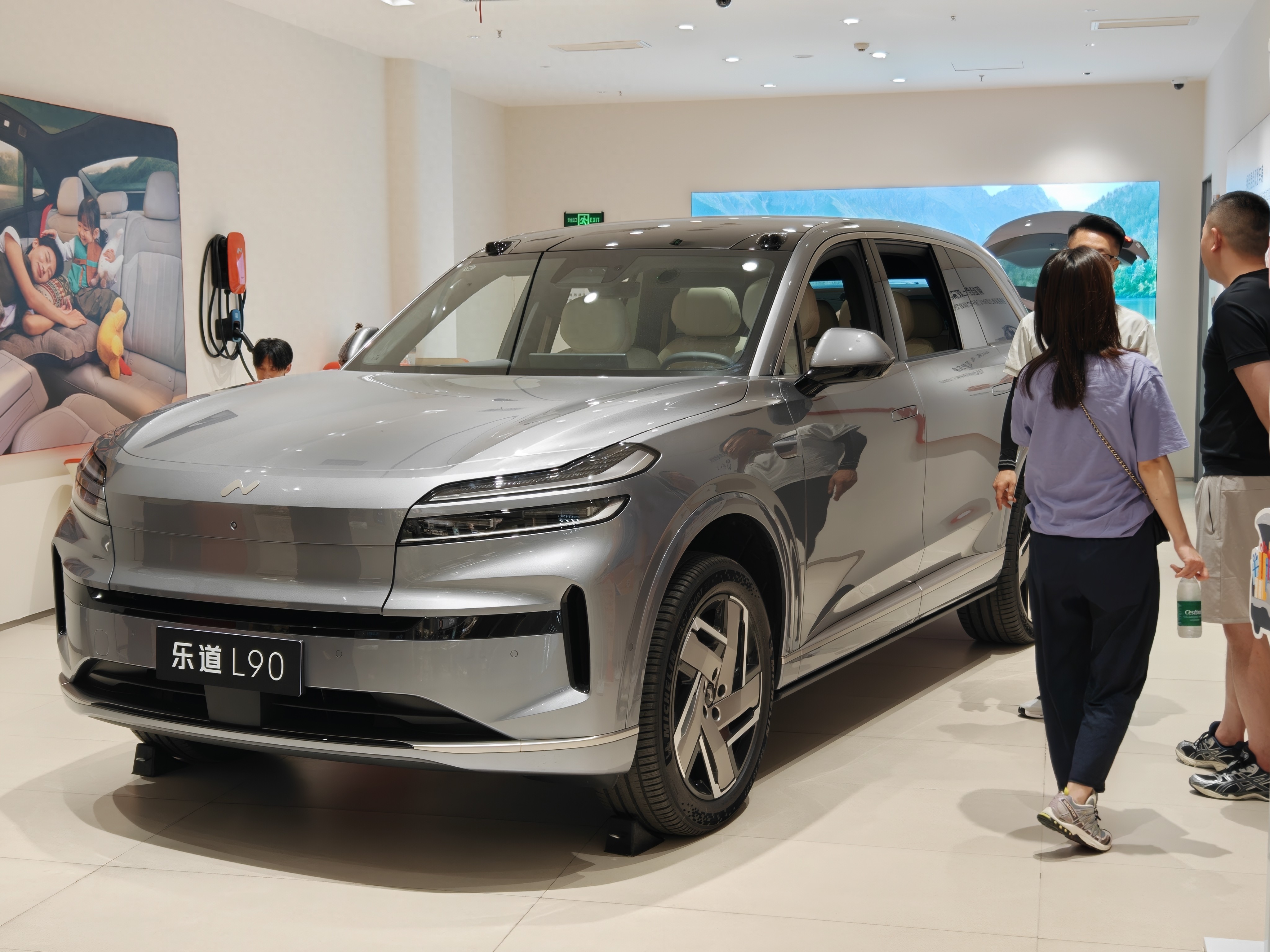 乐道L90店内实拍体验，20万不到买5米SUV，各方面无短板